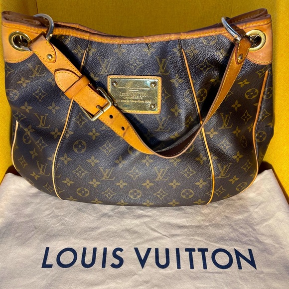 Handbags - Louis Vuitton Galliera Brown Monogram Bag